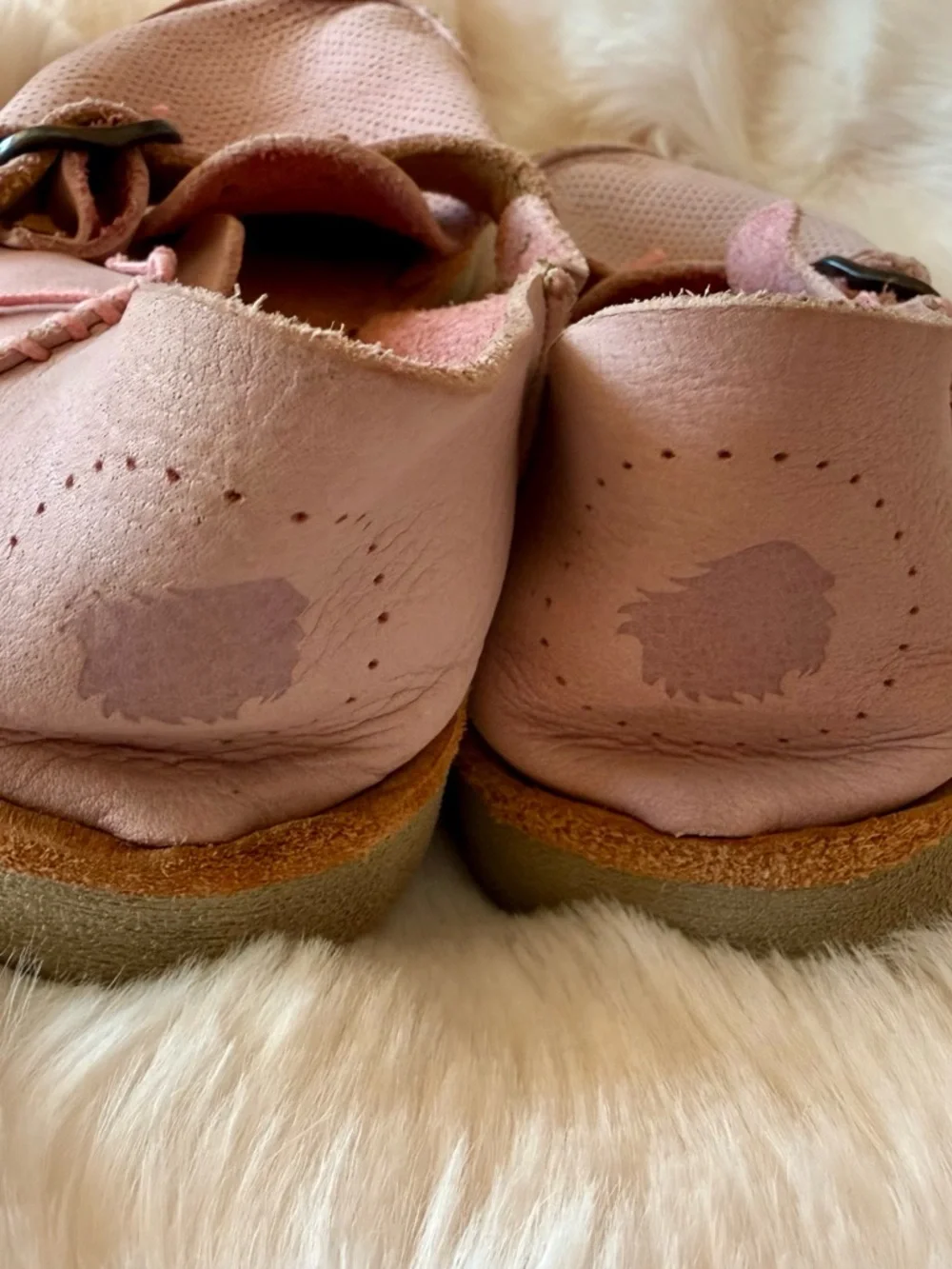 Satorisan Women’s Pink Leather Moccasin Sandals - Picture 7 of 11